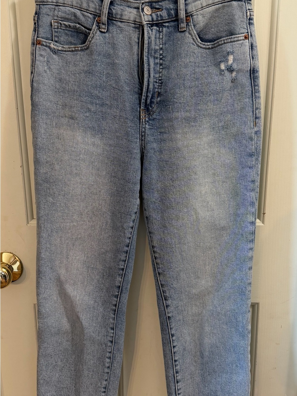 American Eagle Outfitters Light Wash High-Rise Women’s Jeans
